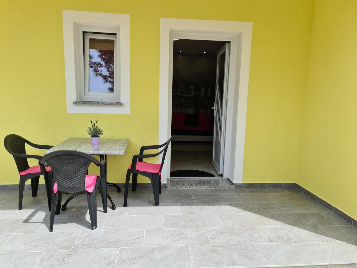 Apartments Jana Salatić Екстериор снимка