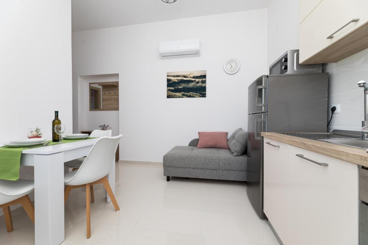 Apartments Jana Salatić Екстериор снимка