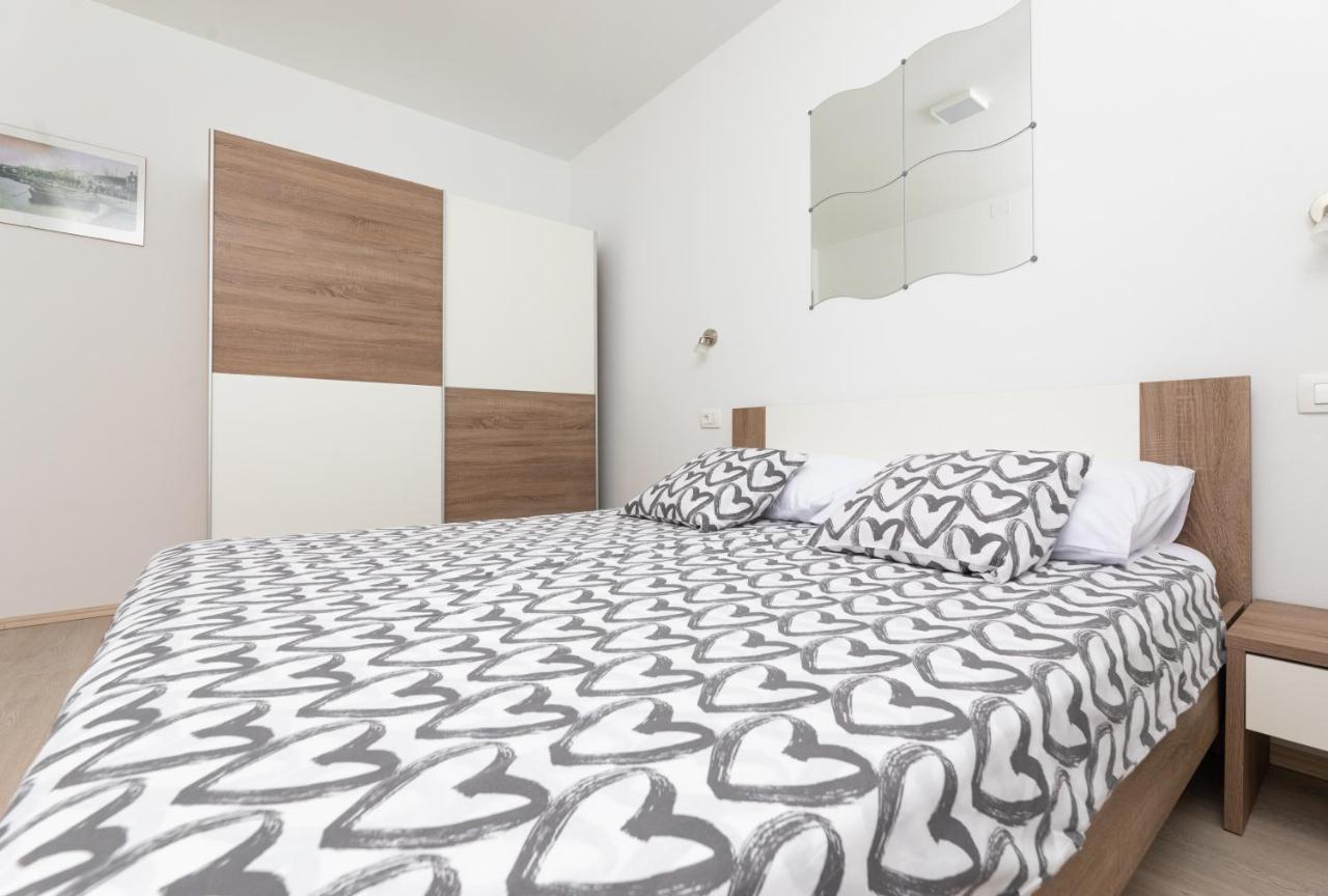 Apartments Jana Salatić Екстериор снимка