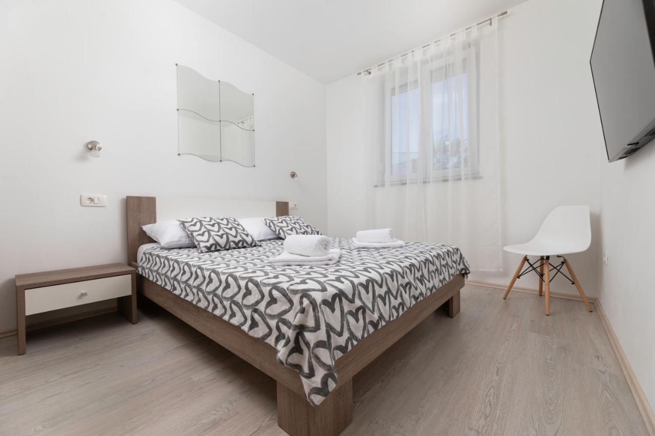 Apartments Jana Salatić Екстериор снимка