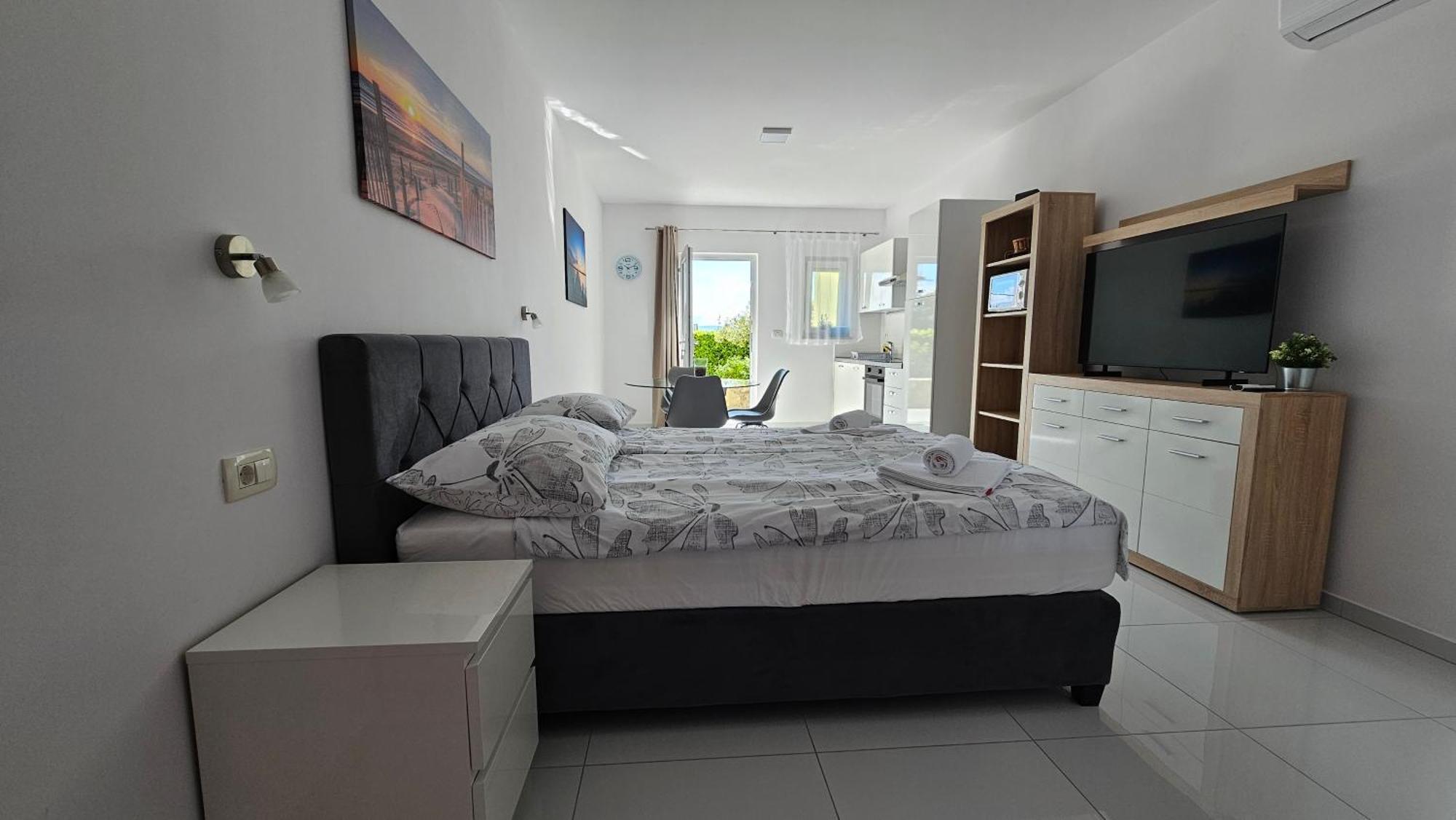 Apartments Jana Salatić Стая снимка