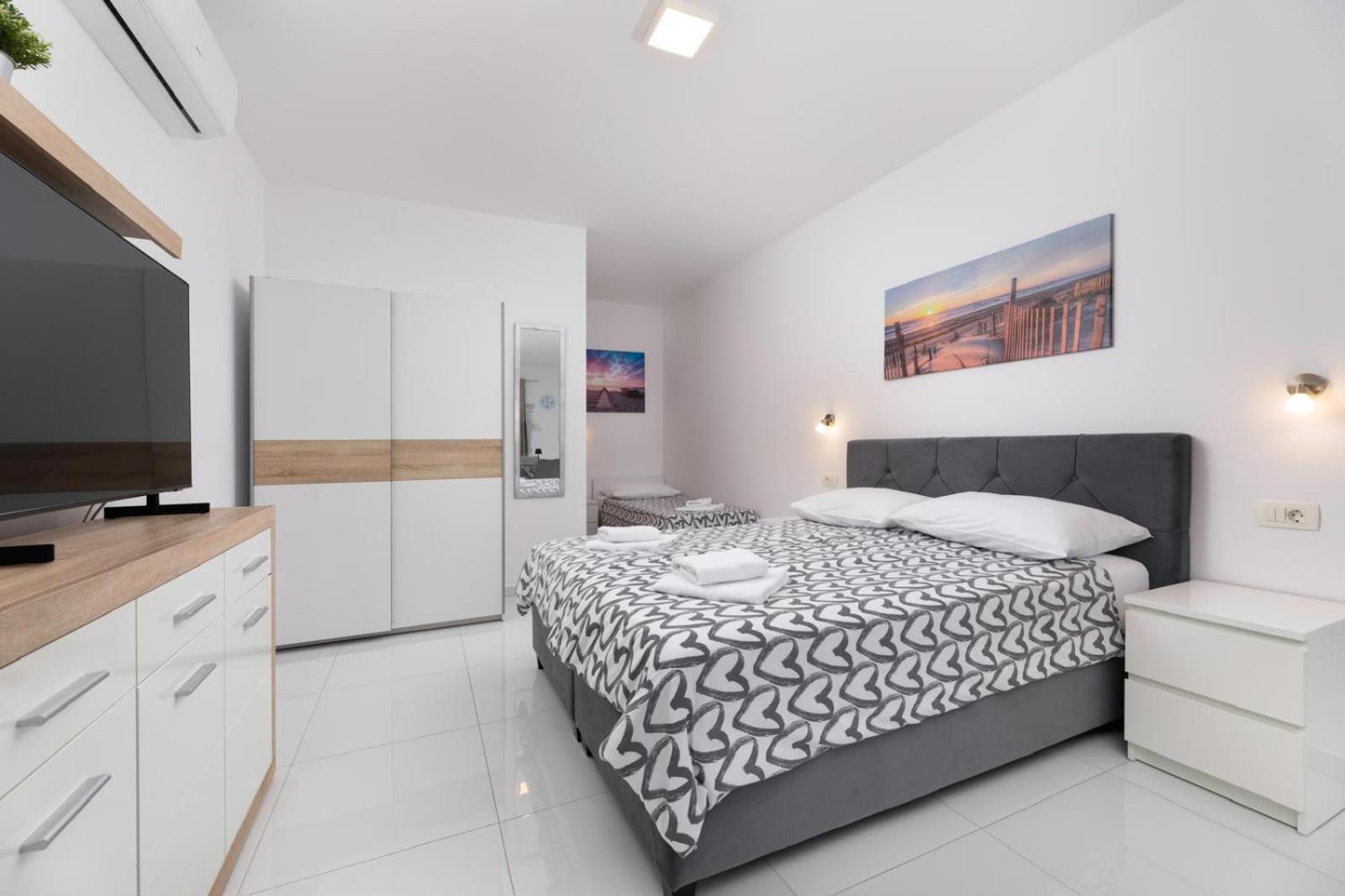 Apartments Jana Salatić Стая снимка