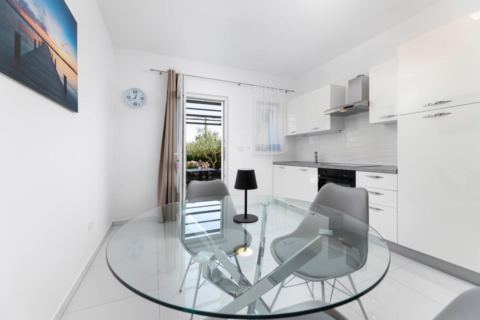 Apartments Jana Salatić Стая снимка