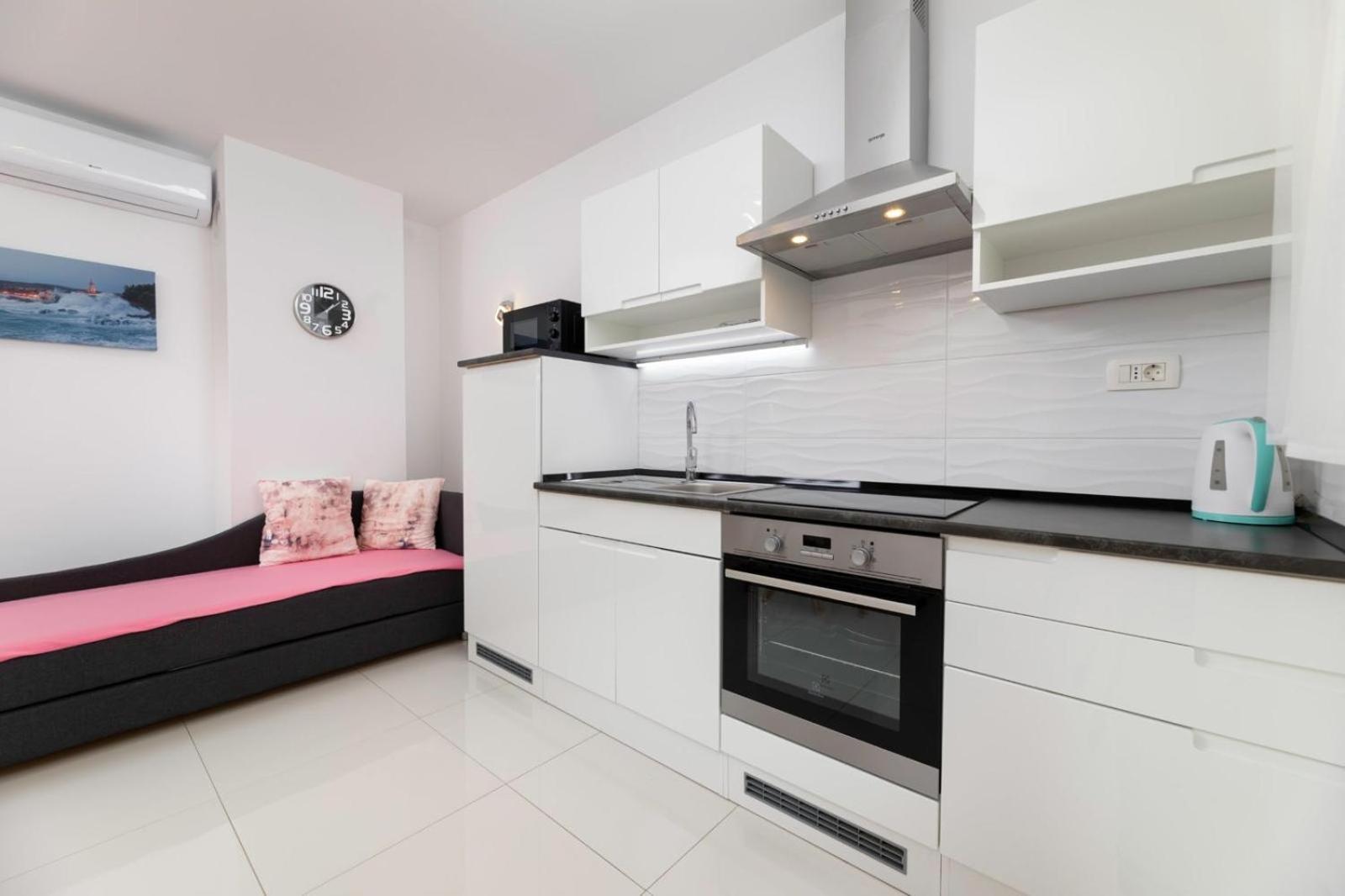 Apartments Jana Salatić Стая снимка